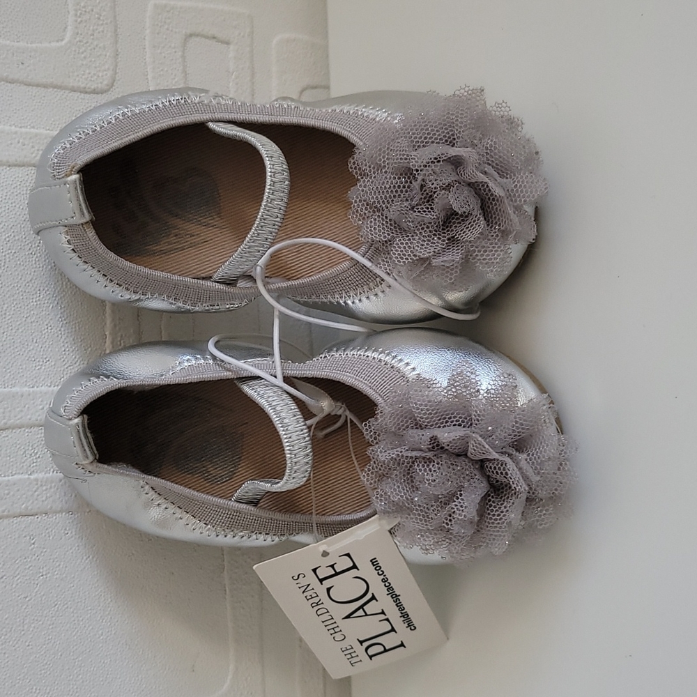 CHILDREN'S PLACE SILVER SIZE 4T TODDLER DRESS SHOES.